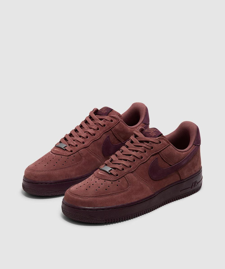 NIKE AIR FORCE 1 LOW RETRO PREMIUM QS RED SEPIA MAHOGANY BADGELESS