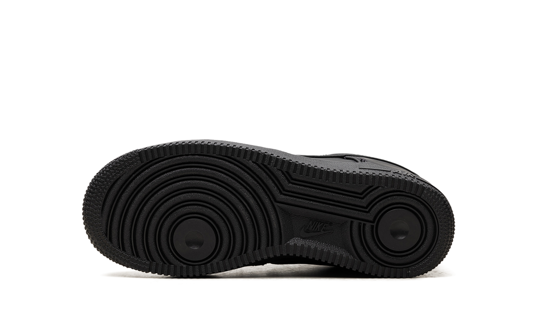 NIKE AIR FORCE 1 LOW RETRO PREMIUM TRIPLE BLACK BADGELESS