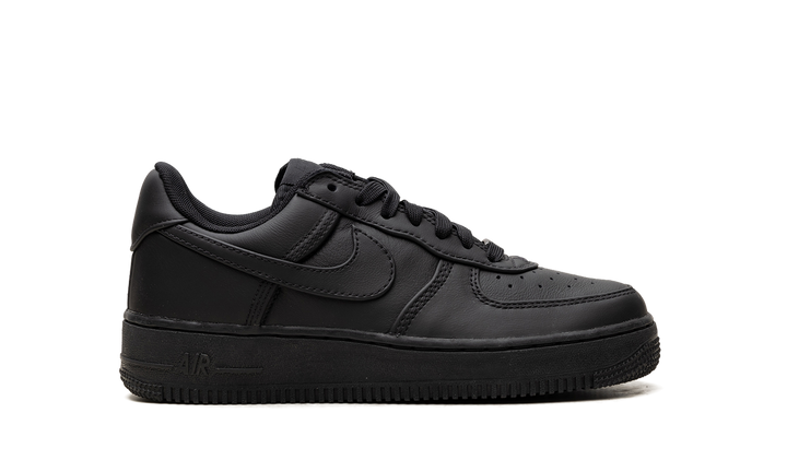 NIKE AIR FORCE 1 LOW RETRO PREMIUM TRIPLE BLACK BADGELESS