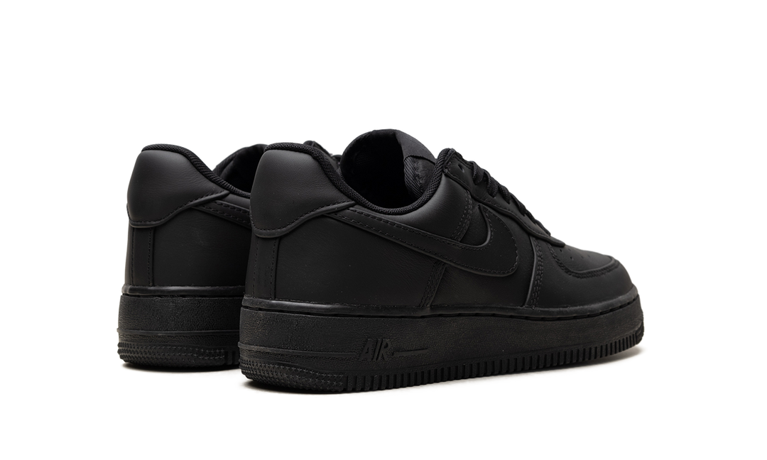 NIKE AIR FORCE 1 LOW RETRO PREMIUM TRIPLE BLACK BADGELESS