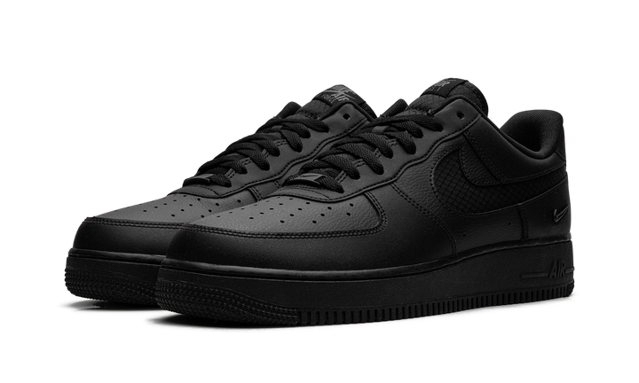 NIKE AIR FORCE 1 LOW SE TRIPLE BLACK RIPSTOP