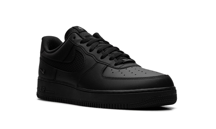 NIKE AIR FORCE 1 LOW SE TRIPLE BLACK RIPSTOP