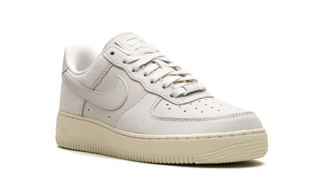 NIKE AIR FORCE 1 LOW SUMMIT WHITE WOMENS