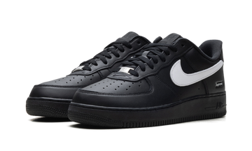 NIKE AIR FORCE 1 LOW SUPREME BLACK WHITE — Stock