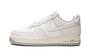 NIKE AIR FORCE 1 LOW WHITE PYTHON WOMENS — Stock