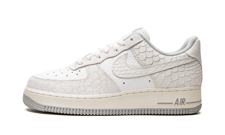 NIKE AIR FORCE 1 LOW WHITE PYTHON WOMENS