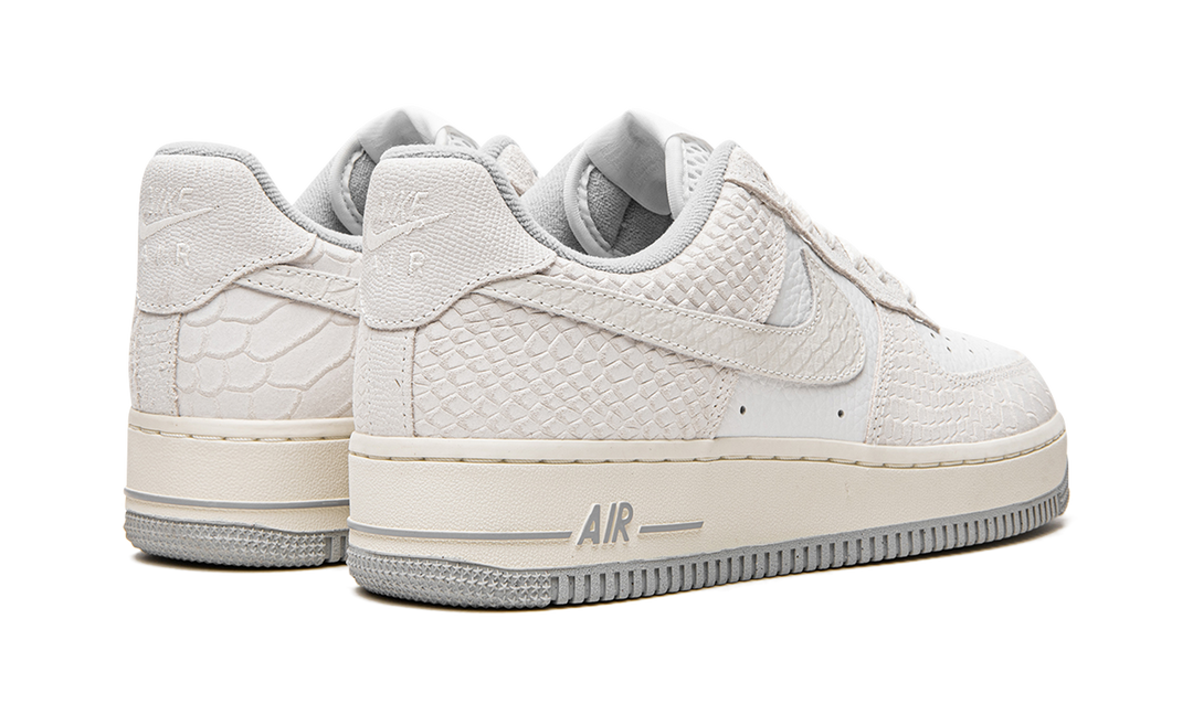 NIKE AIR FORCE 1 LOW WHITE PYTHON WOMENS