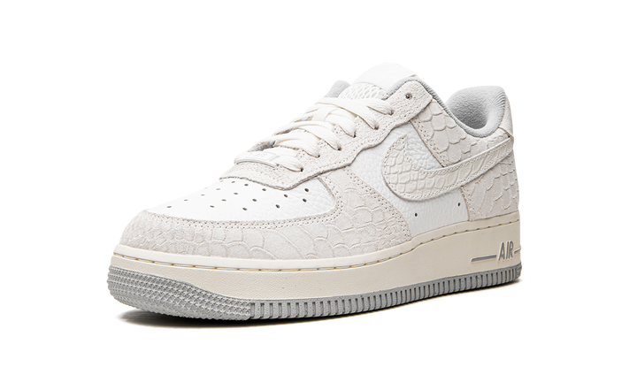 NIKE AIR FORCE 1 LOW WHITE PYTHON WOMENS