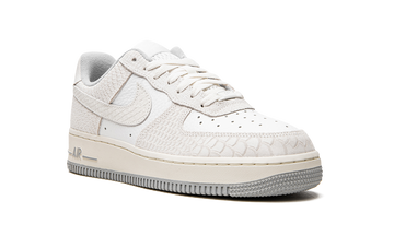NIKE AIR FORCE 1 LOW WHITE PYTHON WOMENS — Stock