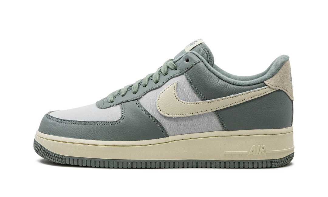 NIKE AIR FORCE 1 LX COCONUT MILK MICA GREEN