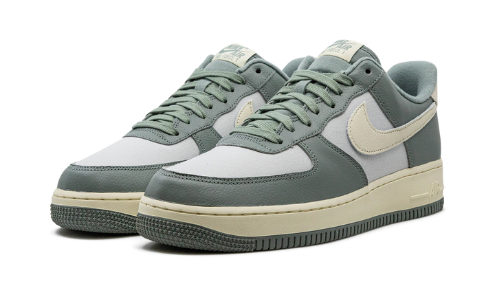 NIKE AIR FORCE 1 LX COCONUT MILK MICA GREEN