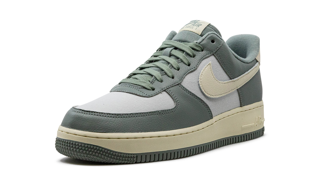 NIKE AIR FORCE 1 LX COCONUT MILK MICA GREEN