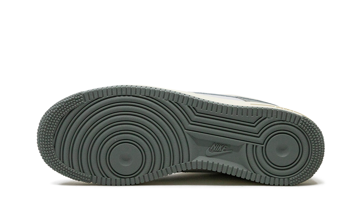 NIKE AIR FORCE 1 LX COCONUT MILK MICA GREEN