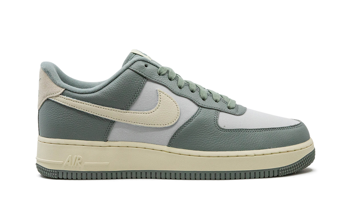 NIKE AIR FORCE 1 LX COCONUT MILK MICA GREEN