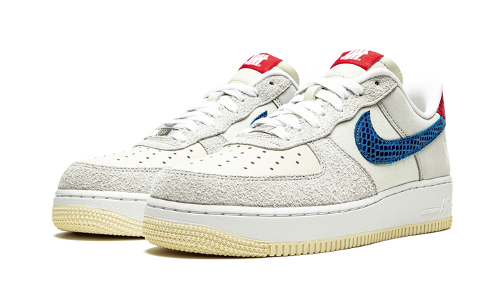 NIKE AIR FORCE 1 X UNDEFEATED 5 ON IT