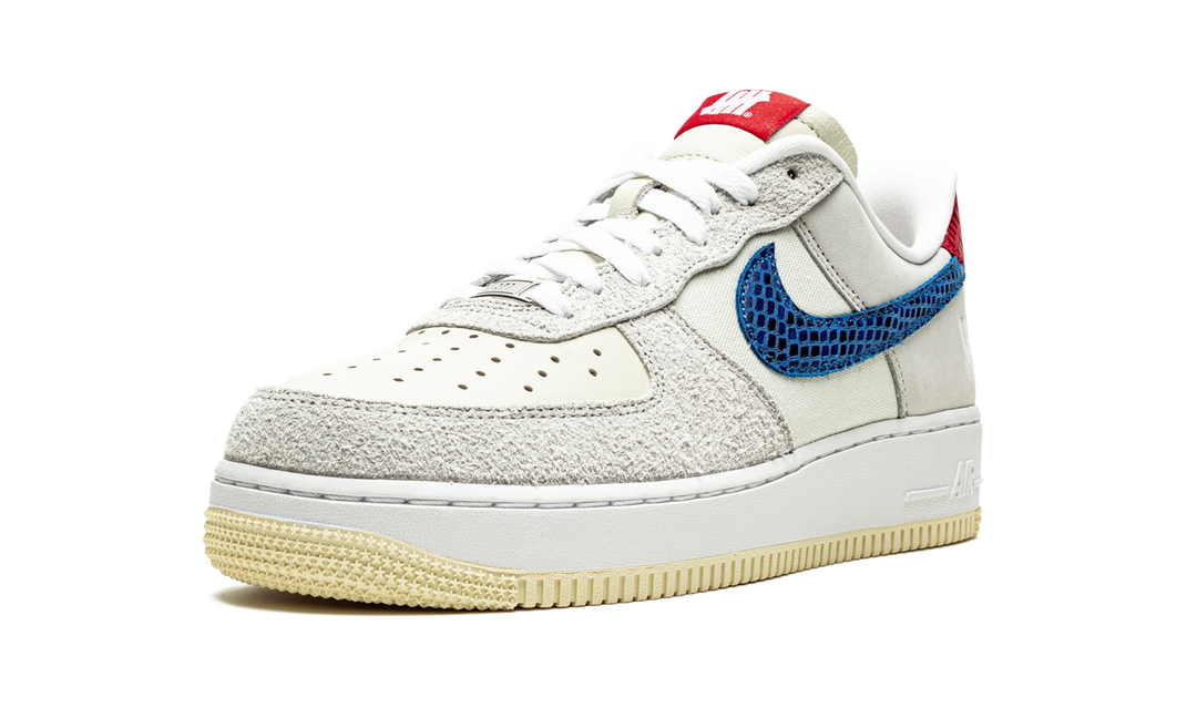 NIKE AIR FORCE 1 X UNDEFEATED 5 ON IT