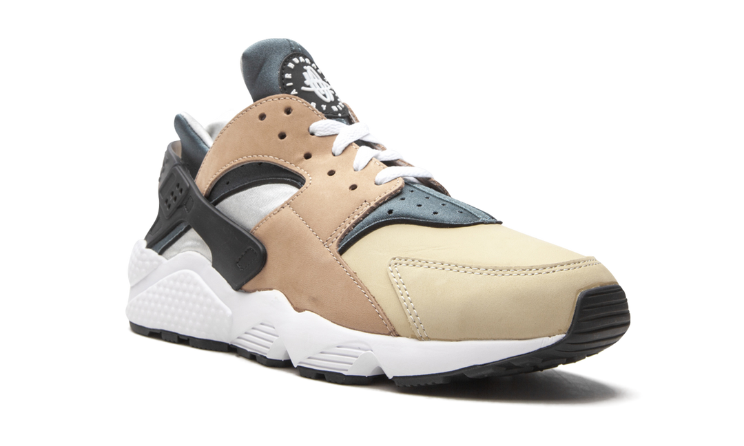 NIKE AIR HUARACHE ESCAPE 2021