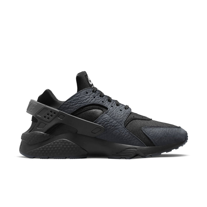 NIKE AIR HUARACHE HYPERLOCAL LONDON TRIPLE BLACK