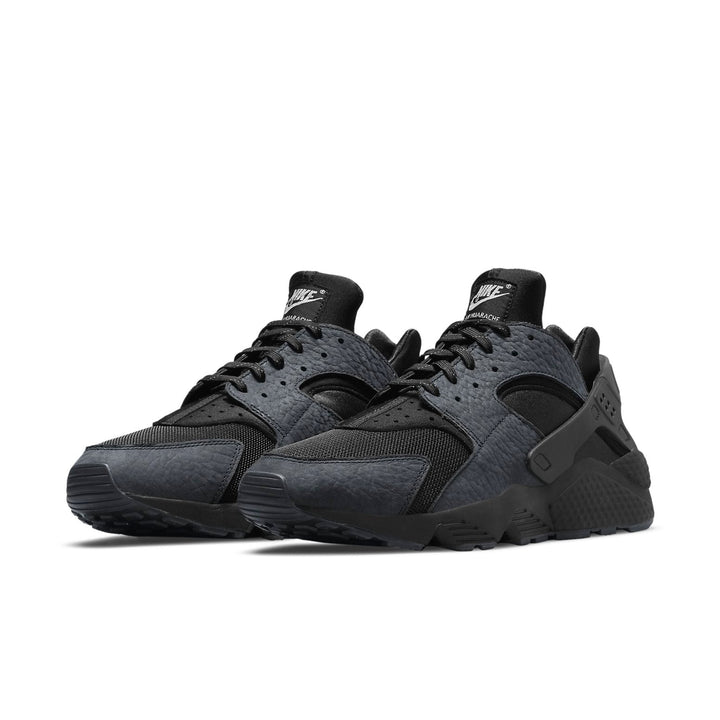 NIKE AIR HUARACHE HYPERLOCAL LONDON TRIPLE BLACK