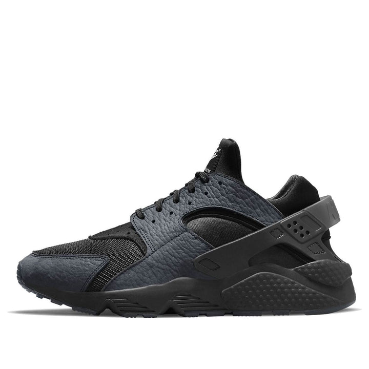 NIKE AIR HUARACHE HYPERLOCAL LONDON TRIPLE BLACK