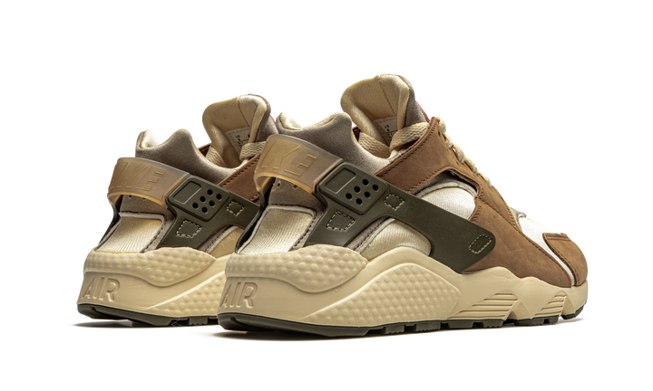 NIKE AIR HUARACHE STUSSY DESERT OAK 2021