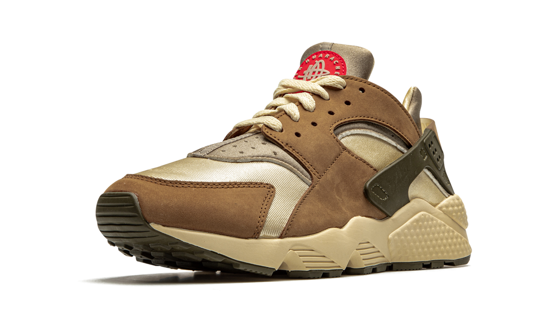 NIKE AIR HUARACHE STUSSY DESERT OAK 2021