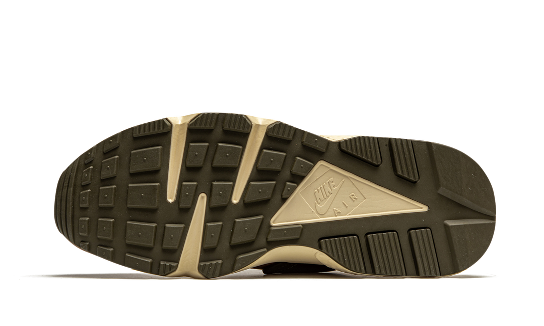 NIKE AIR HUARACHE STUSSY DESERT OAK 2021