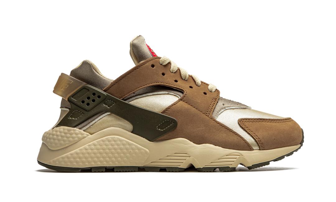 NIKE AIR HUARACHE STUSSY DESERT OAK 2021