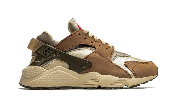 NIKE AIR HUARACHE STUSSY DESERT OAK 2021