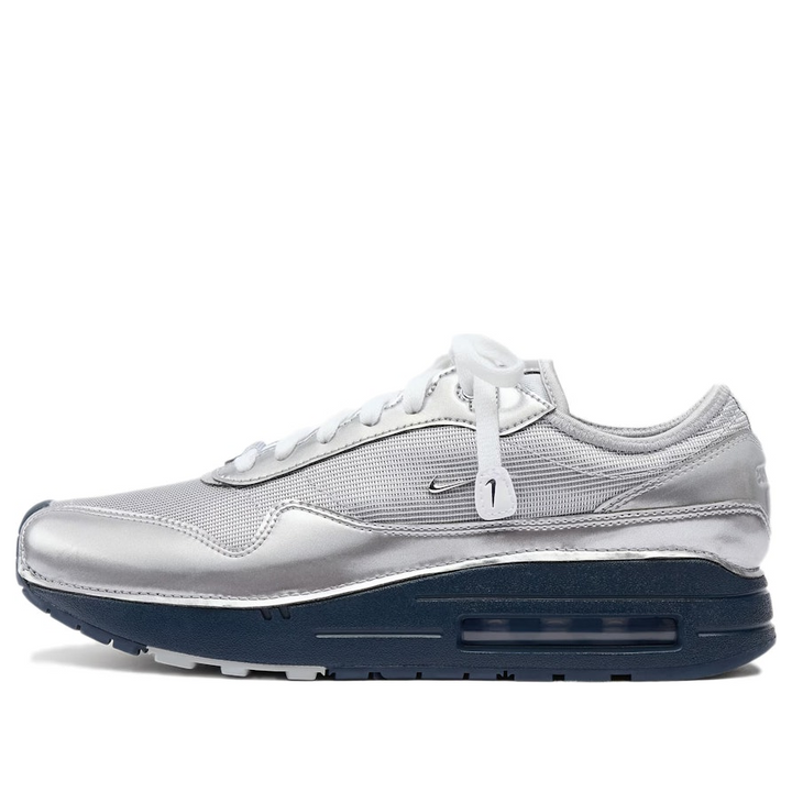 NIKE AIR MAX 1 &
