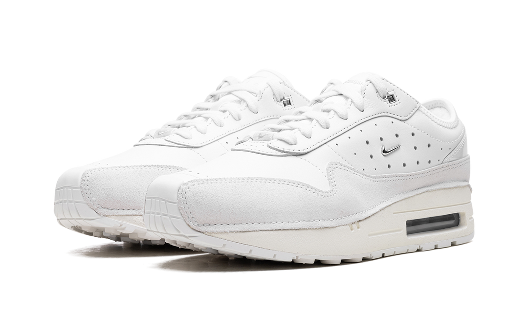 NIKE AIR MAX 1 &