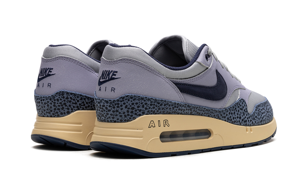 NIKE AIR MAX 1 &