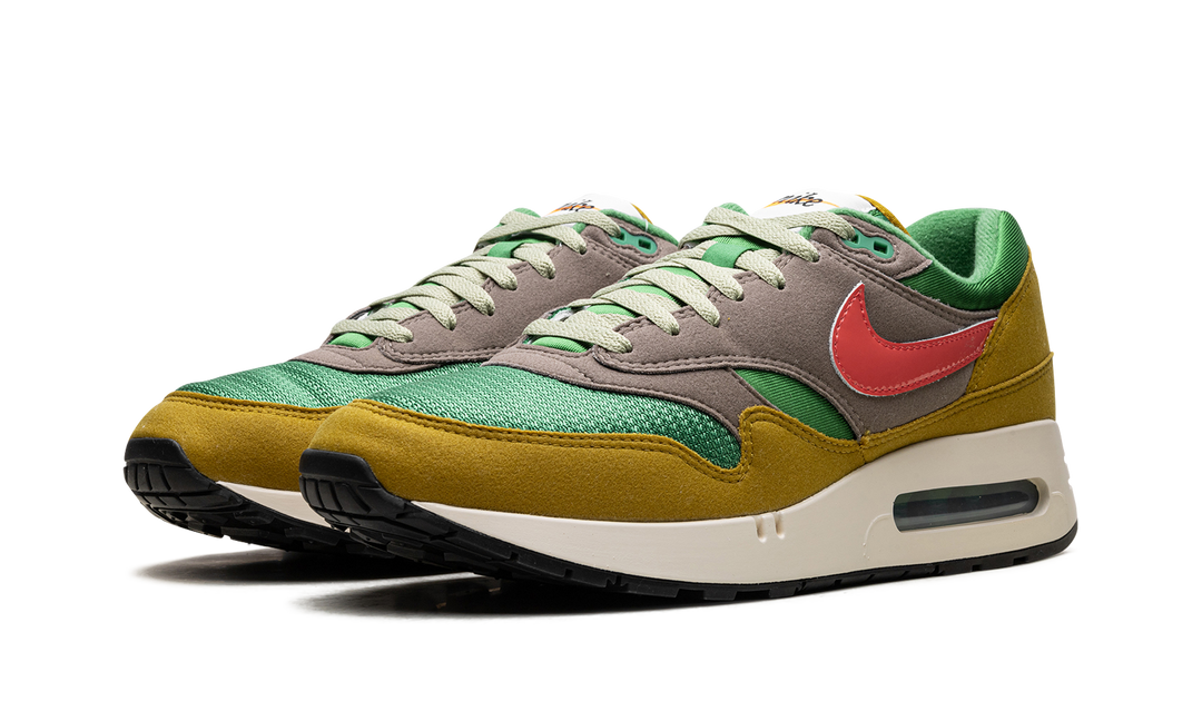 NIKE AIR MAX 1 &