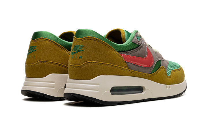 NIKE AIR MAX 1 &