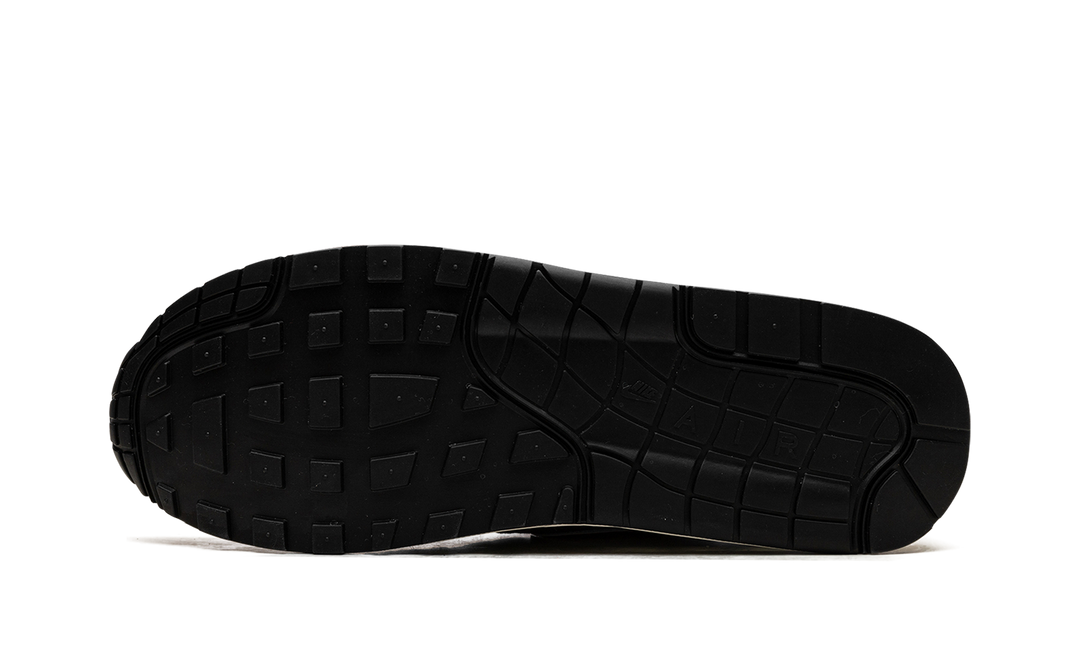 NIKE AIR MAX 1 &