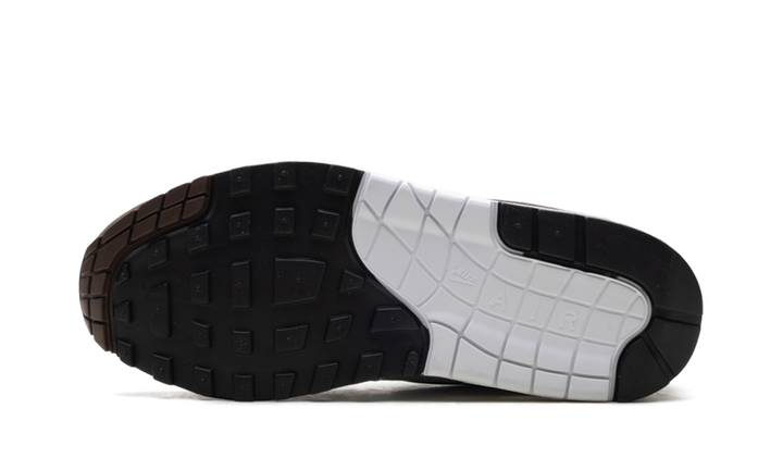 NIKE AIR MAX 1 &