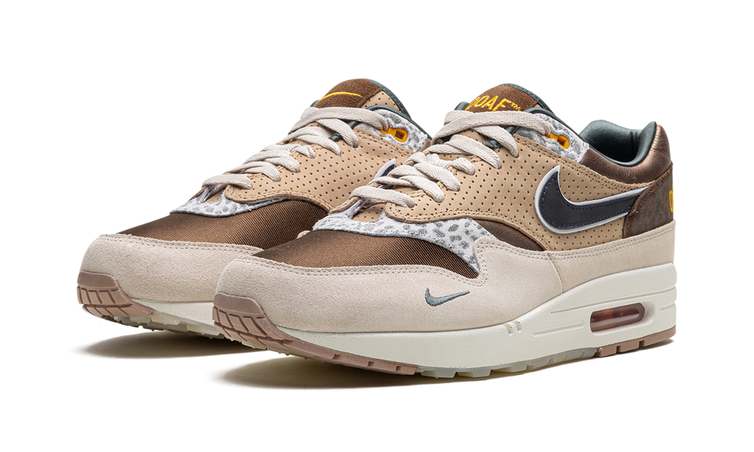 NIKE AIR MAX 1 &
