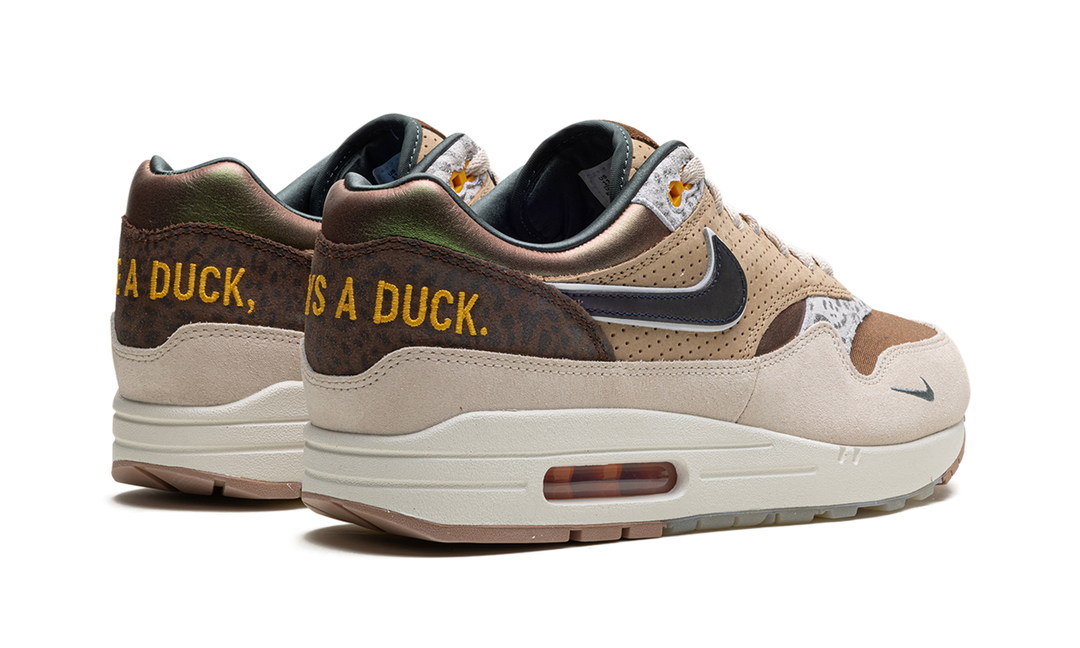 NIKE AIR MAX 1 &