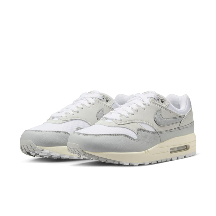 NIKE AIR MAX 1 &