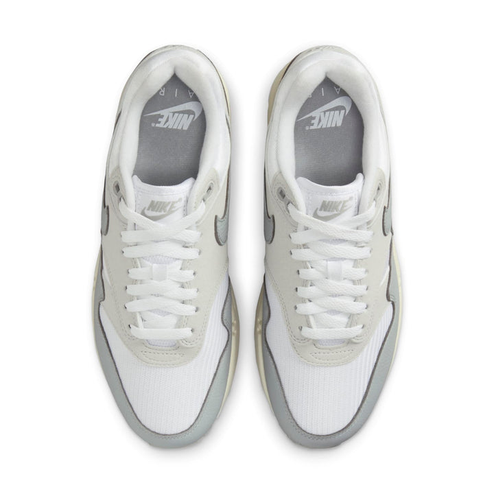 NIKE AIR MAX 1 &