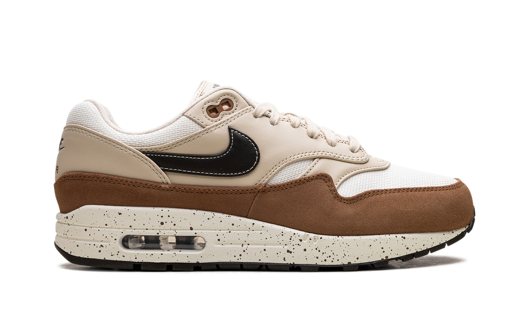 NIKE AIR MAX 1 &