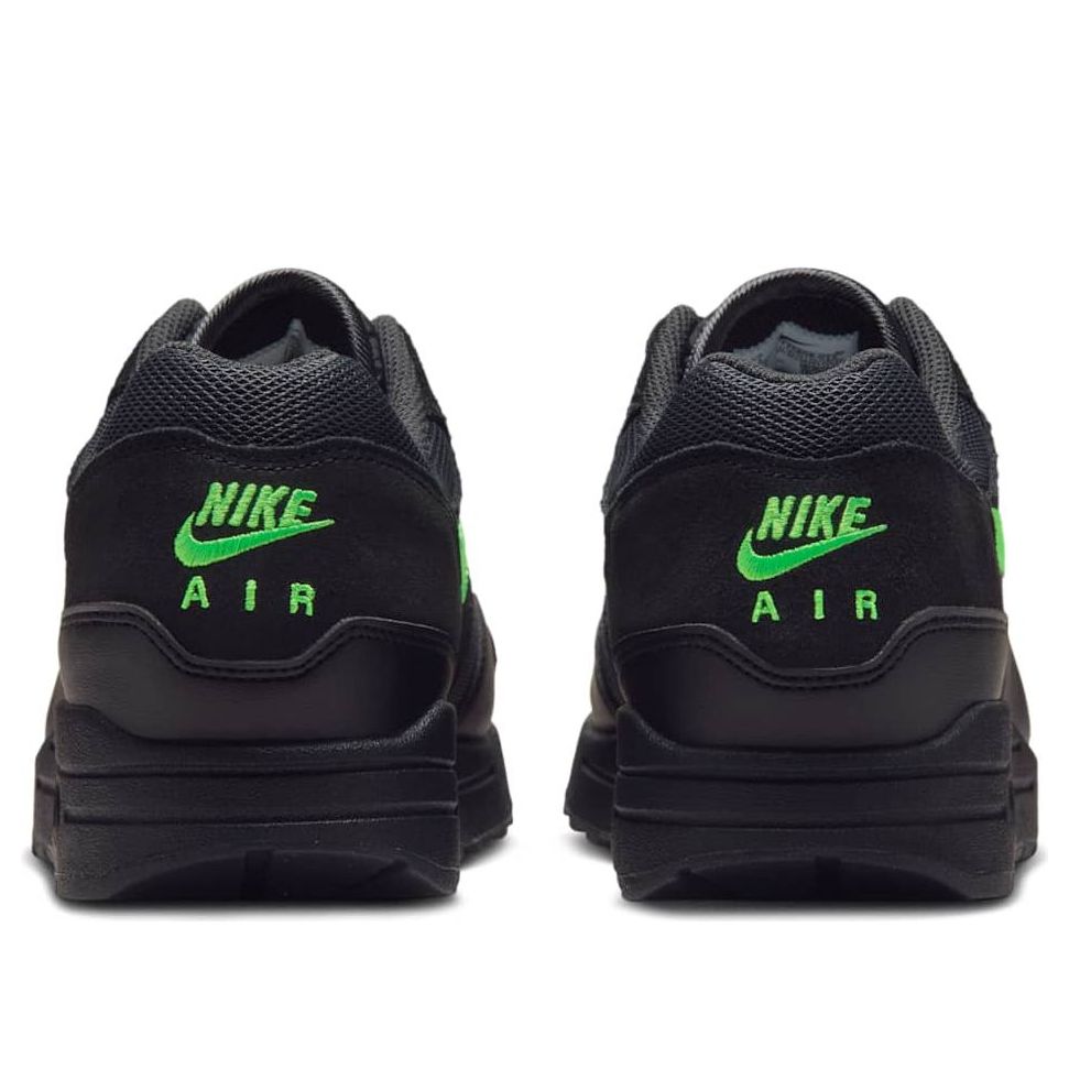 NIKE AIR MAX 1 ESSENTIAL BLACK GREEN STRIKE