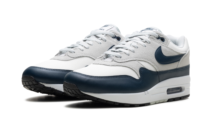 NIKE AIR MAX 1 ESSENTIAL SUMMIT WHITE ARMORY NAVY