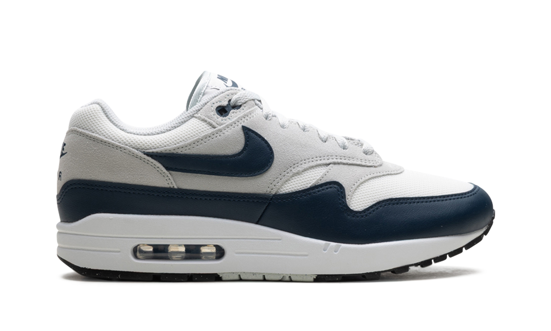 NIKE AIR MAX 1 ESSENTIAL SUMMIT WHITE ARMORY NAVY