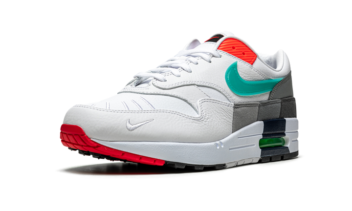 NIKE AIR MAX 1 EVOLUTION OF ICONS