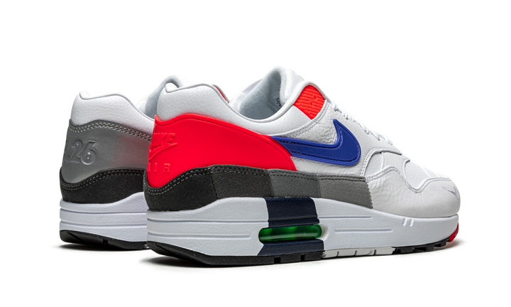 NIKE AIR MAX 1 EVOLUTION OF ICONS