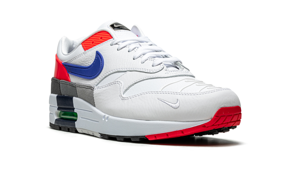 NIKE AIR MAX 1 EVOLUTION OF ICONS