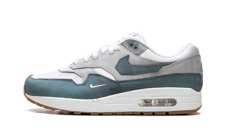 NIKE AIR MAX 1 .SWOOSH LOW POLY ADVENTURE