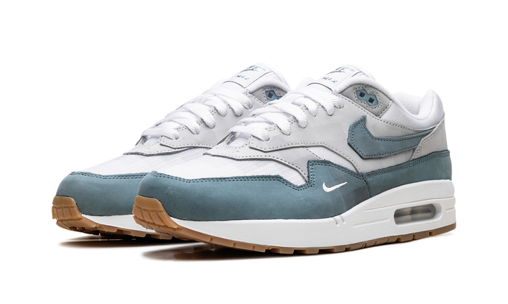 NIKE AIR MAX 1 .SWOOSH LOW POLY ADVENTURE