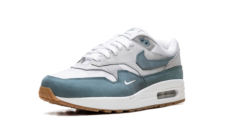 NIKE AIR MAX 1 .SWOOSH LOW POLY ADVENTURE